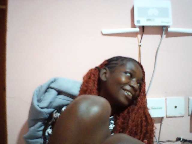 Beautyamb live cam on BongaCams