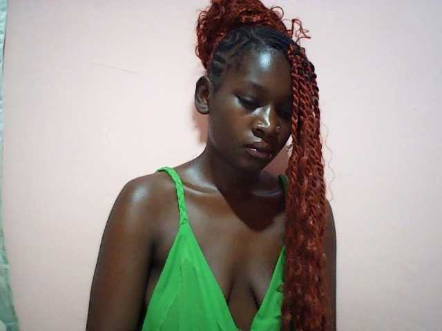 Beautyamb live cam on BongaCams