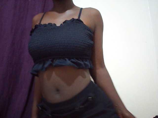 Beautyamb live cam on BongaCams