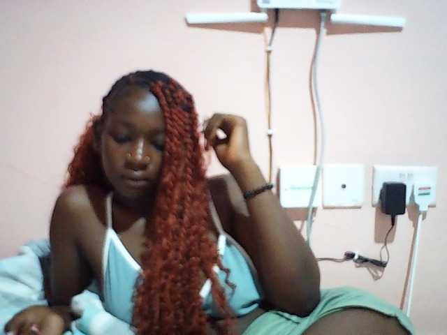 le modèle Beautyamb est en webcam porno dans un show sur le site bongacams, il possède les tags suivants: Ebony,Redhead,Hairy