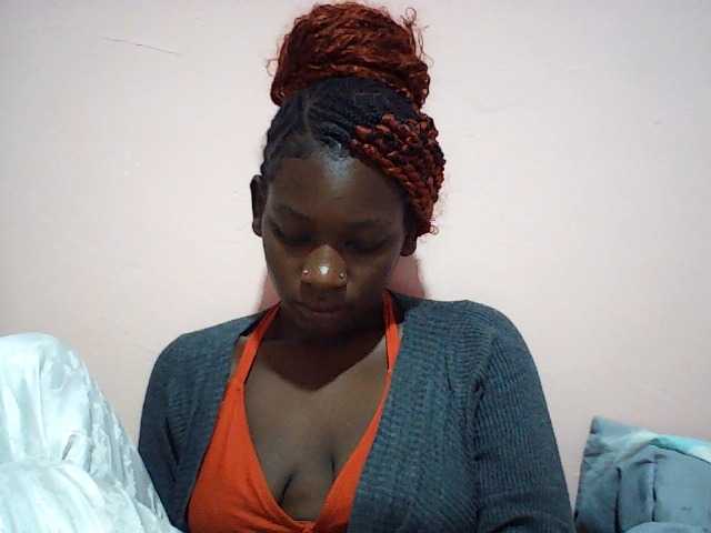 Beautyamb live cam on BongaCams