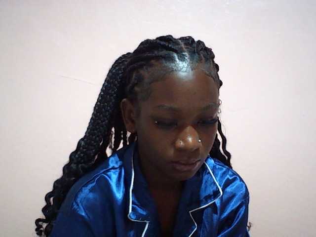 Beautyamb live cam on BongaCams