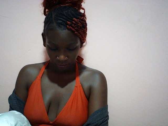 Beautyamb live cam on BongaCams