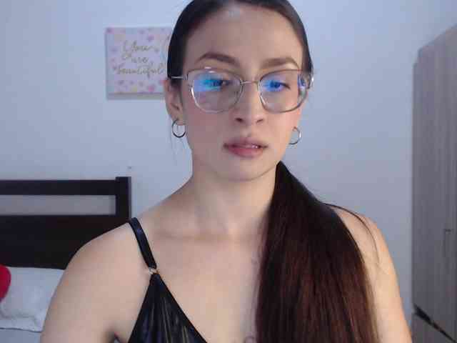 Model: AndraCyrus