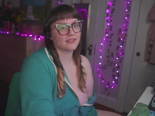 le modèle LioRoxy est en webcam porno dans un show sur le site bongacams, il possède les tags suivants: White/Caucasian,Brunette,Trimmed