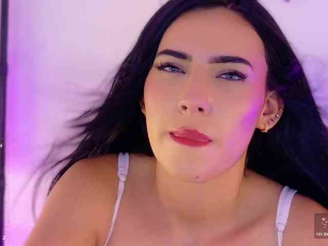 Model: valeri-blake1