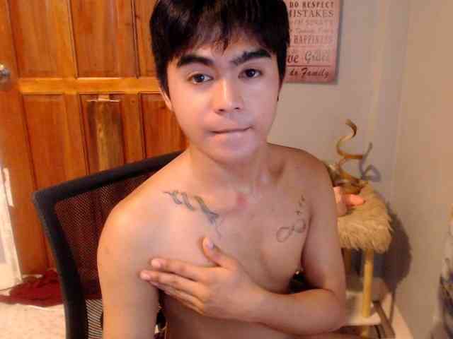 ItsXyrien11 Live Webcam on BongaCams