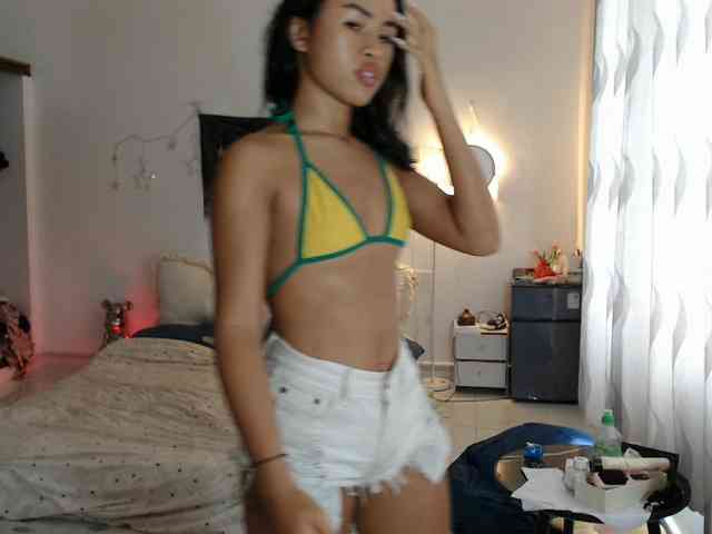 EllieYun webcam