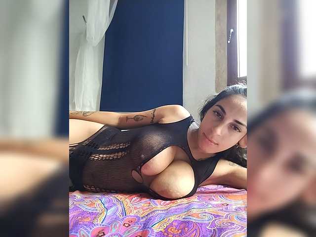UrzuTati live cam on BongaCams