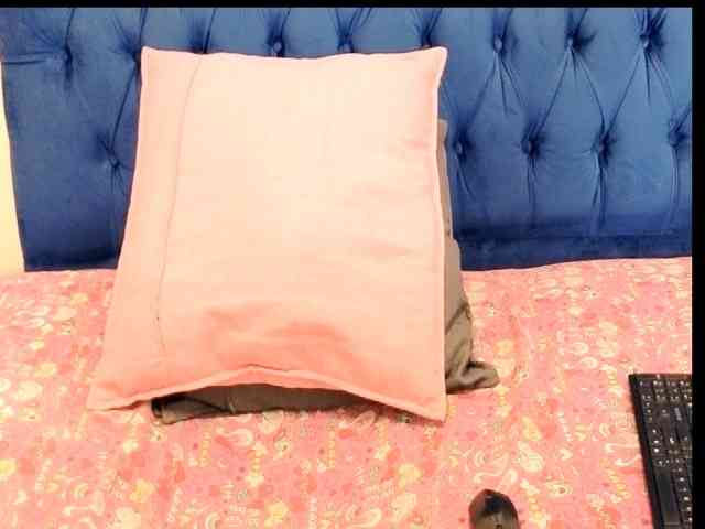 BellaBombShellX webcam