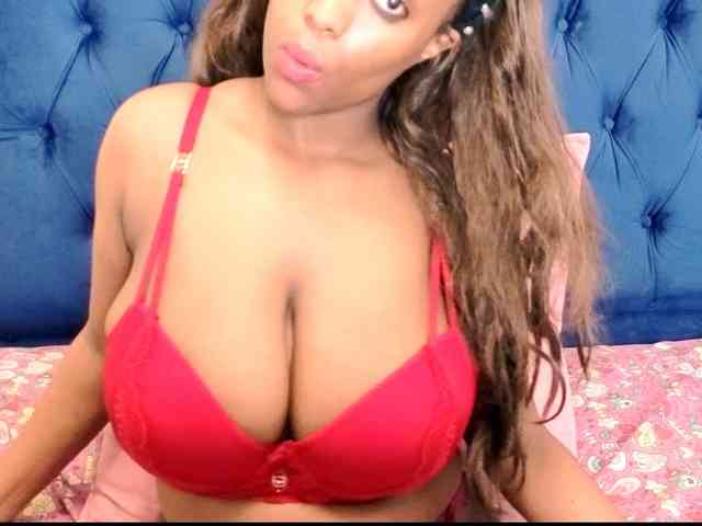 BellaBombShellX webcam