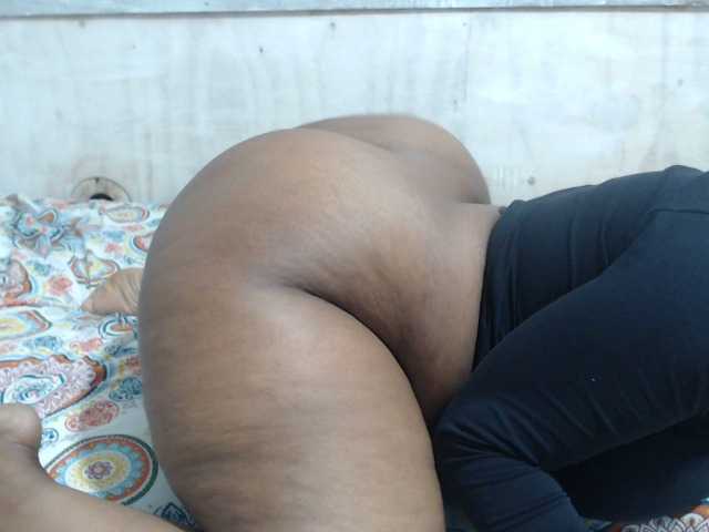 MagicAssx live cam on BongaCams