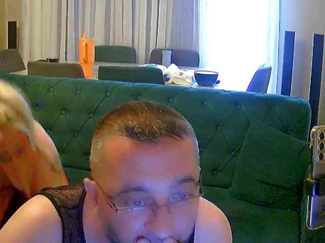 German-Milf-Couple webcam