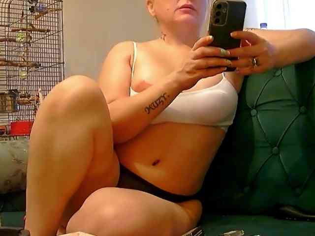 German-Milf-Couple webcam