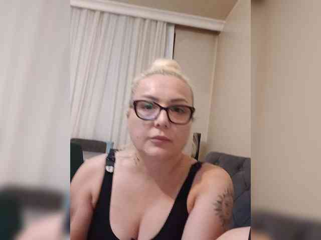 German-Milf-Couple webcam