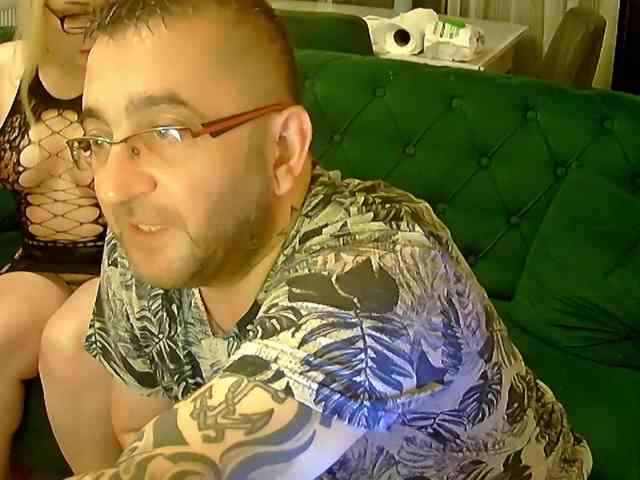 German-Milf-Couple webcam