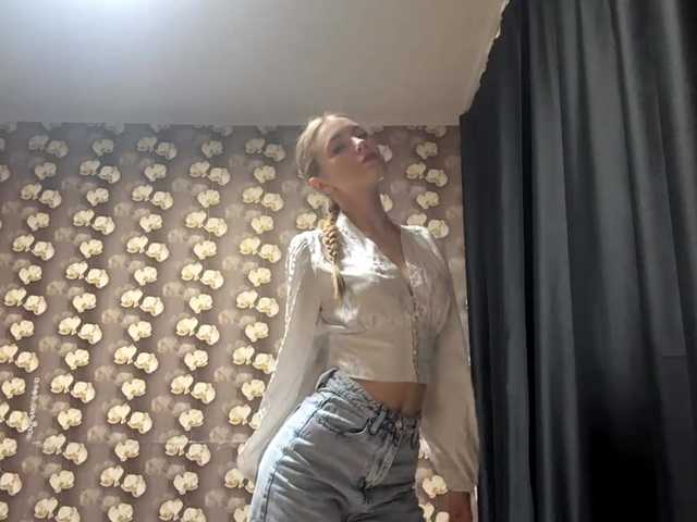 HildredMoralis live cam on BongaCams