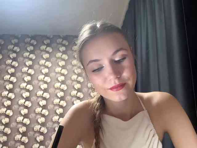 HildredMoralis webcam