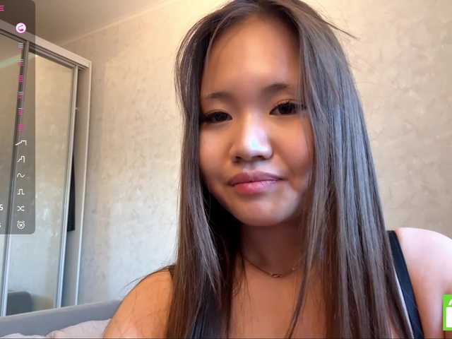 LunachkaCuteee live cam