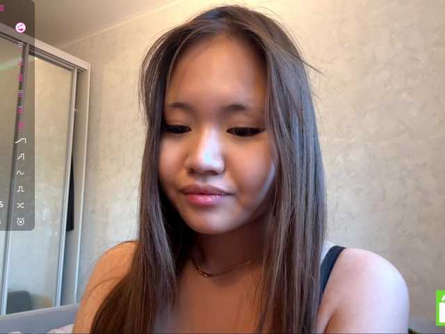 LunachkaCuteee live cam