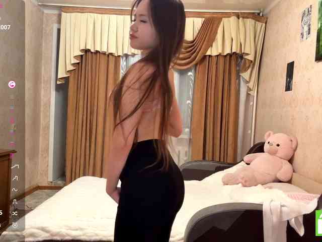 Model: LunachkaCuteee