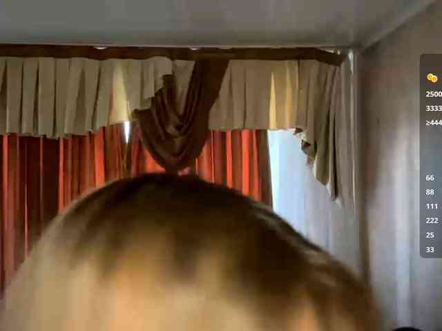 LunachkaCuteee webcam