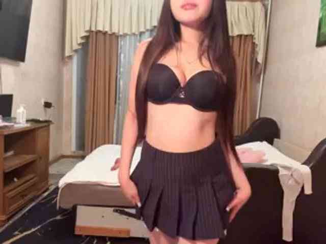 Model: LunachkaCuteee