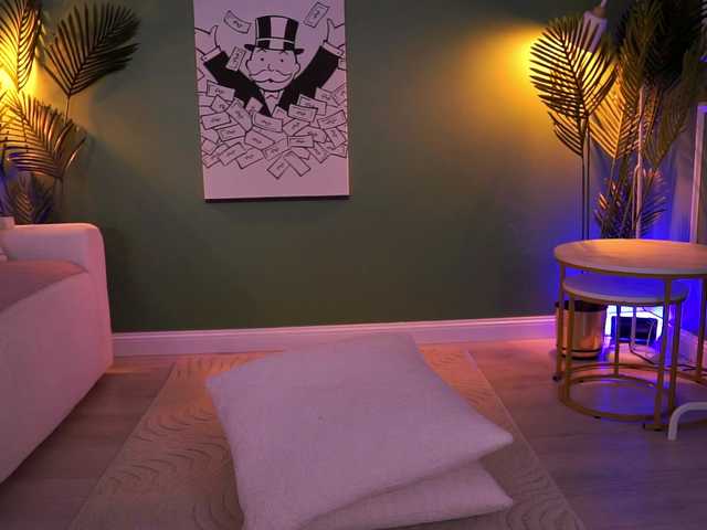 LexiSolene live cam