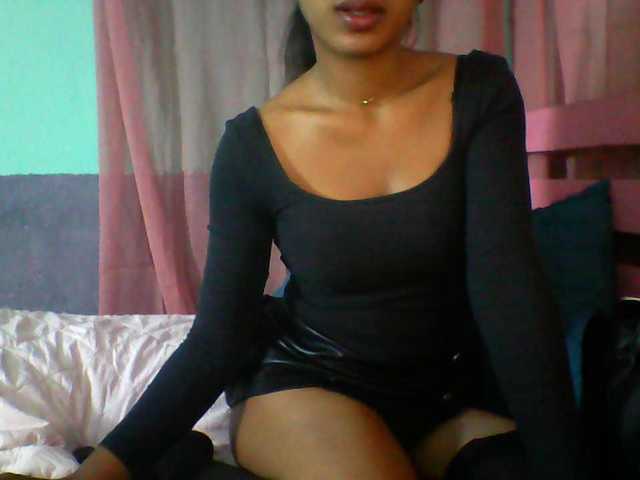 Myriam1 live cam on BongaCams