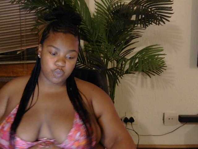Thickjuicylayla webcam