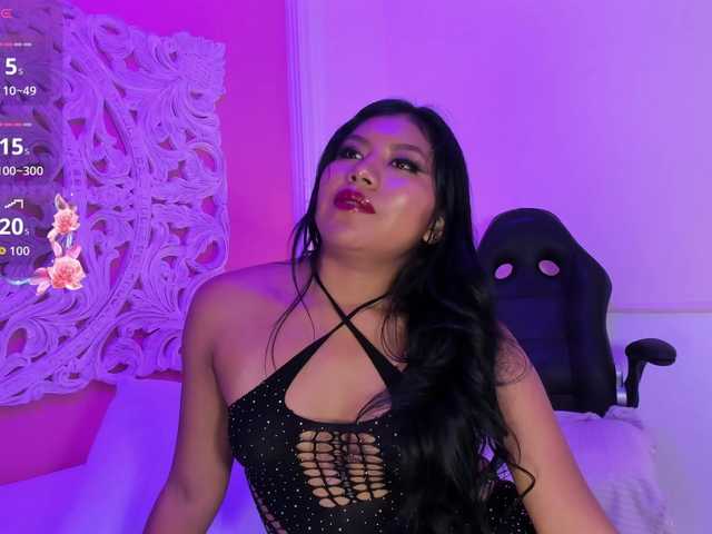 KarolinaFerrari live cam on BongaCams