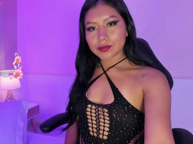 KarolinaFerrari live cam on BongaCams