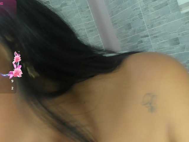 KarolinaFerrari live cam on BongaCams