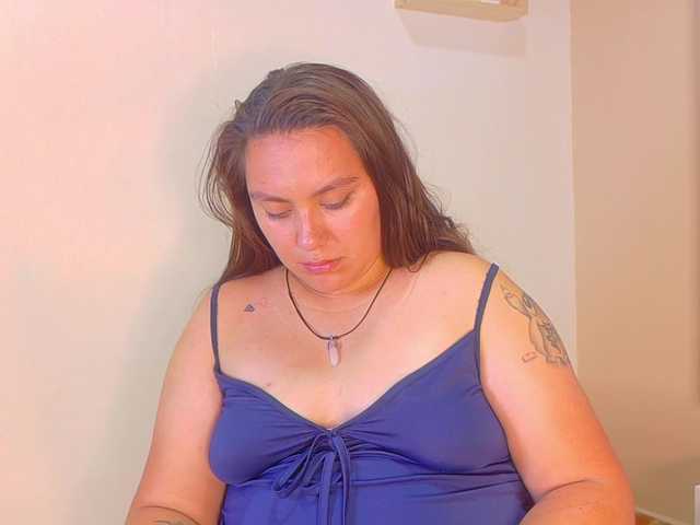 Lunaa-Bellaa live cam on BongaCams