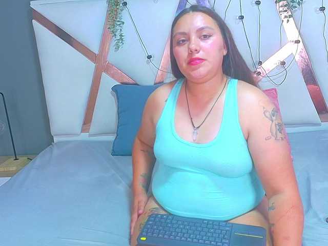 Lunaa-Bellaa live cam on BongaCams