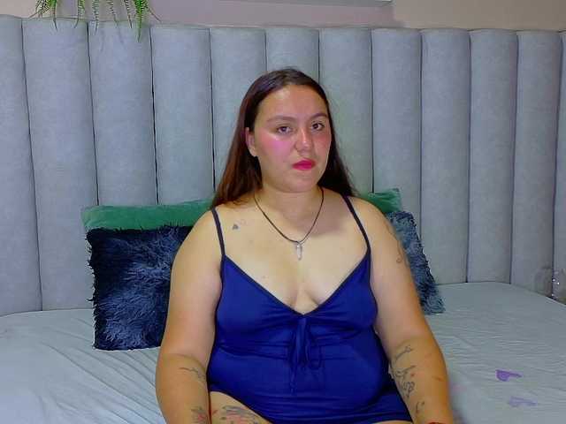 Lunaa-Bellaa live cam on BongaCams