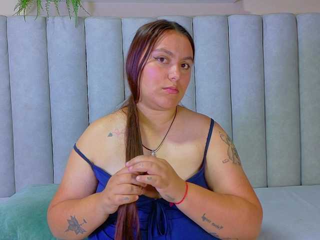 Lunaa-Bellaa live cam on BongaCams