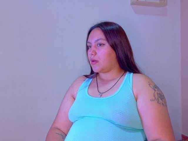 Lunaa-Bellaa live cam on BongaCams