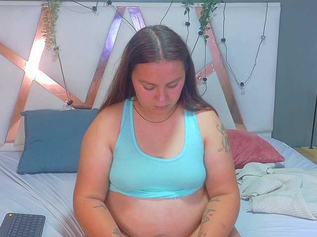 Lunaa-Bellaa live cam on BongaCams