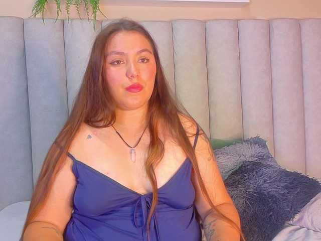 Lunaa-Bellaa live cam on BongaCams