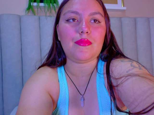 Lunaa-Bellaa live cam on BongaCams