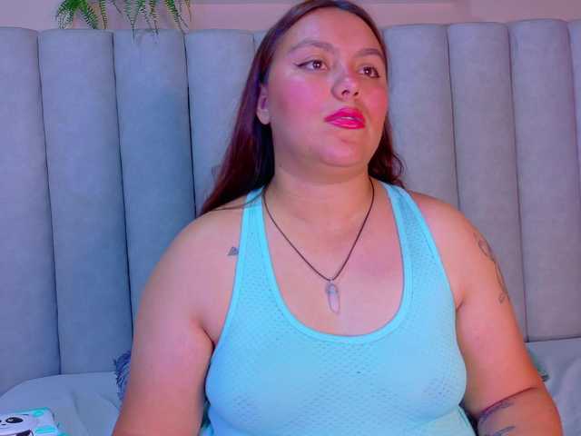 Lunaa-Bellaa live cam on BongaCams