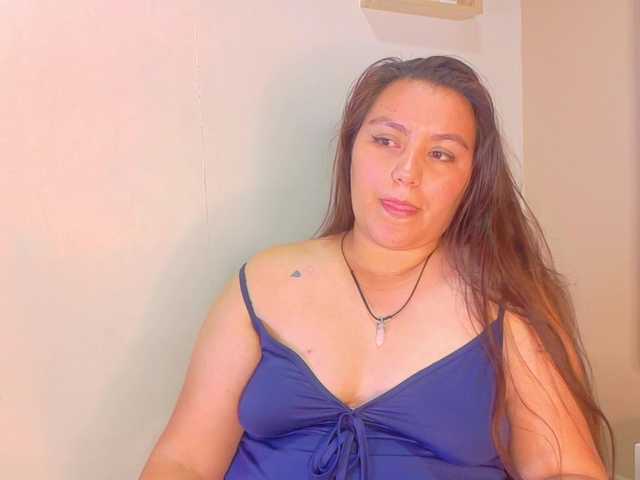 Lunaa-Bellaa live cam on BongaCams