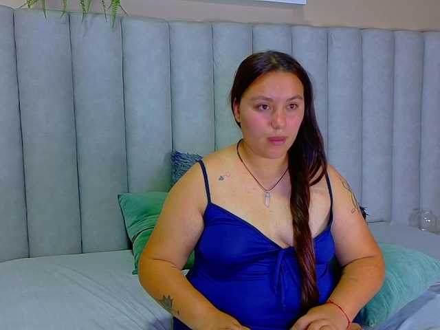 Lunaa-Bellaa live cam on BongaCams