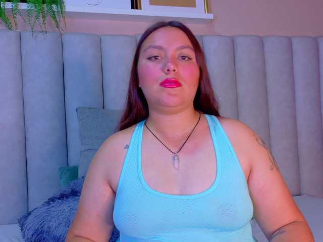 Lunaa-Bellaa live cam on BongaCams