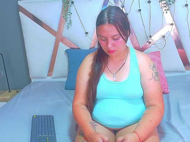 Lunaa-Bellaa live cam on BongaCams