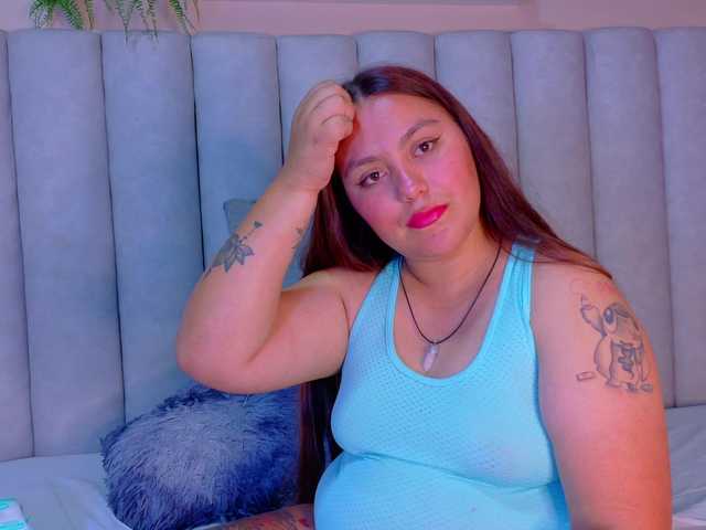 Lunaa-Bellaa live cam on BongaCams