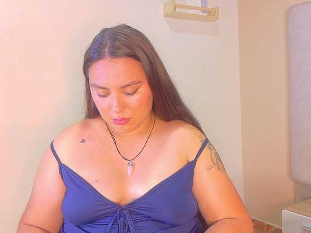 Lunaa-Bellaa live cam on BongaCams