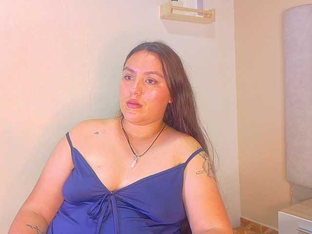 Lunaa-Bellaa live cam on BongaCams