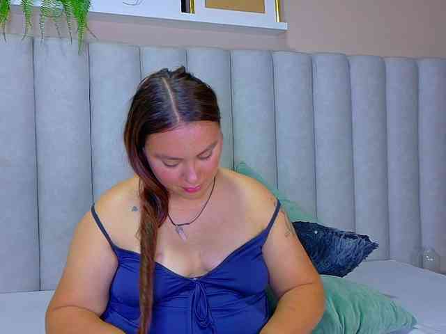Lunaa-Bellaa webcam